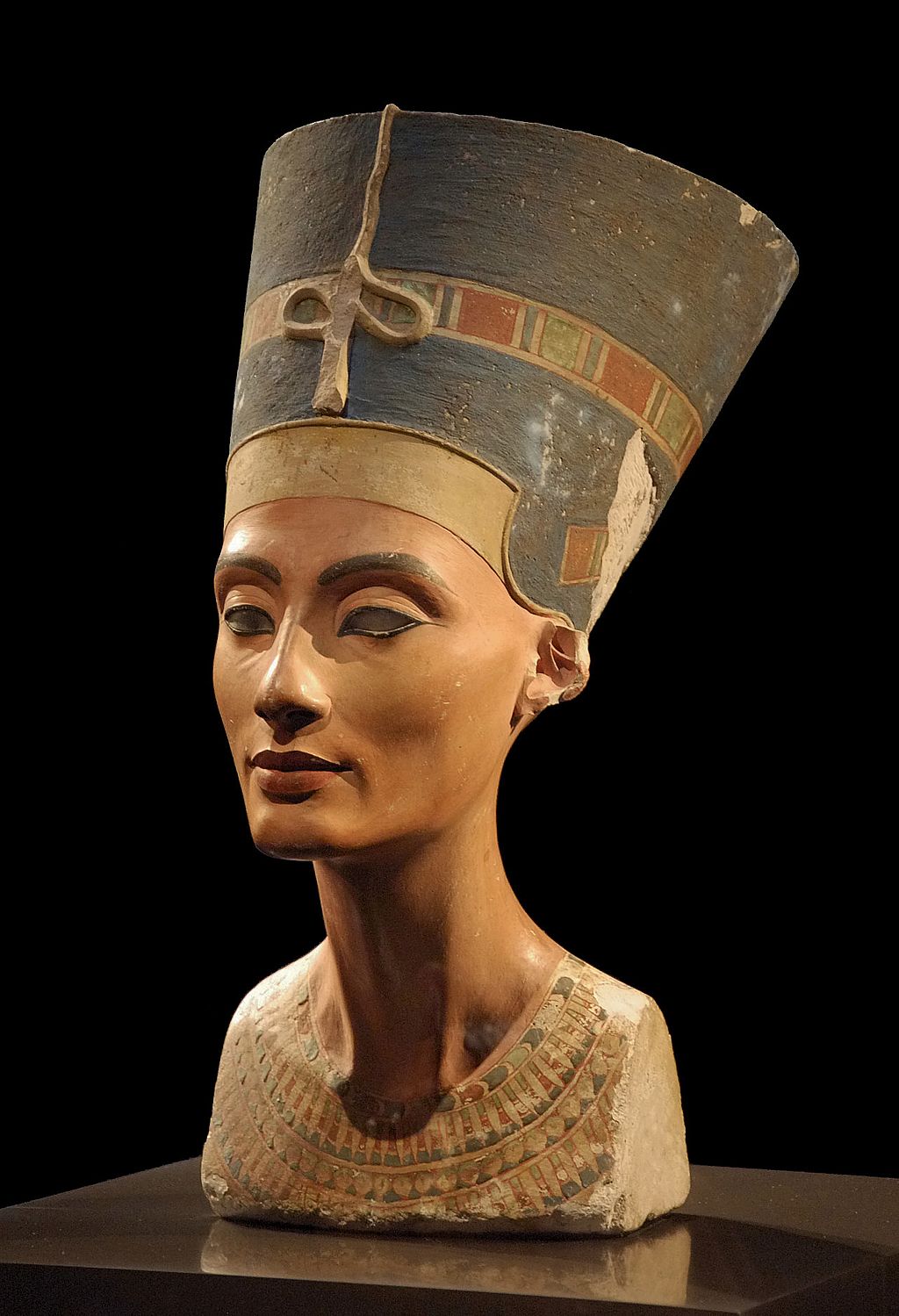 Nefertiti bust sleeves shoulders