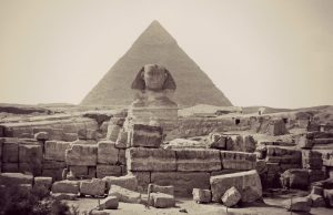 Sphinx_&_Pharaoh_Khufu's_Great_Pyramid_at_Giza,_Egypt_